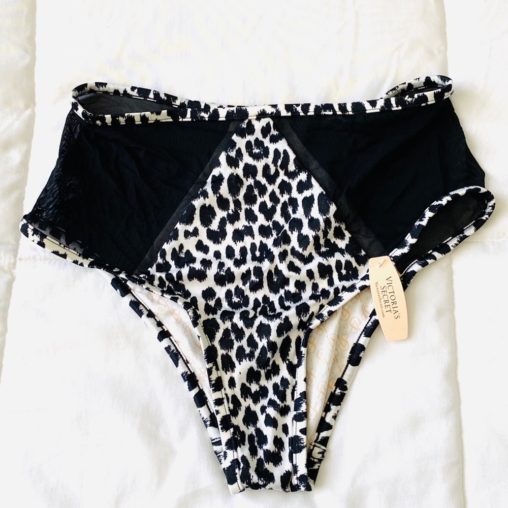 Victoria’s Secret swim bottom size S new with tag